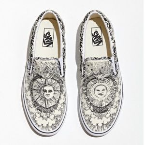 Vans Classic Slip-On Ouroboros Women’s Size 9